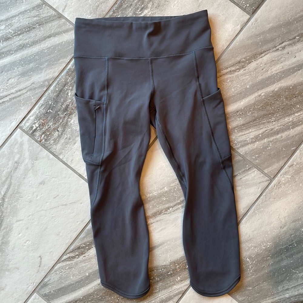 Athleta crop leggings/tights